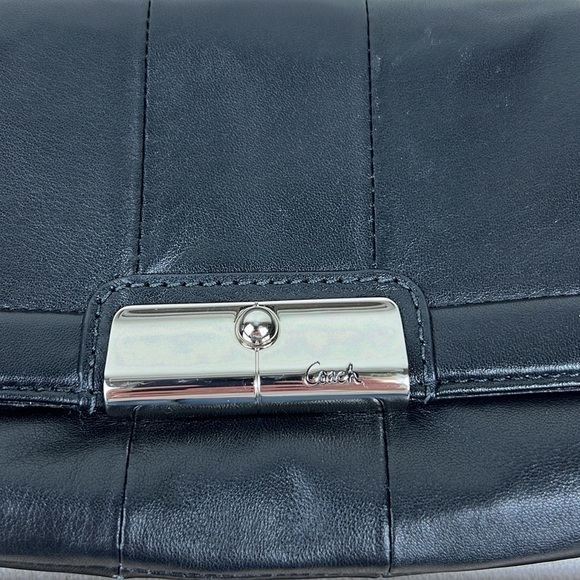 Vintage Coach Wristlet Black Leather Blue Lining Silver Tone Hardware Classic - Picture 3 of 8
